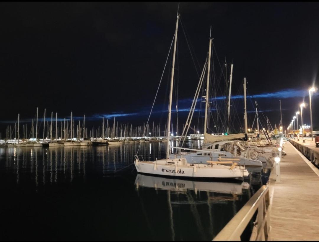 Zeus Hotell Valencia Exteriör bild